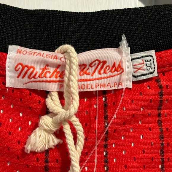 MITCHELL & NESS NBA Chicago Bulls 1997/98 Michael Jordan Jersey Size XL Red - Picture 8 of 8